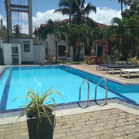 Vijai Resort Negombo Buitenkant foto