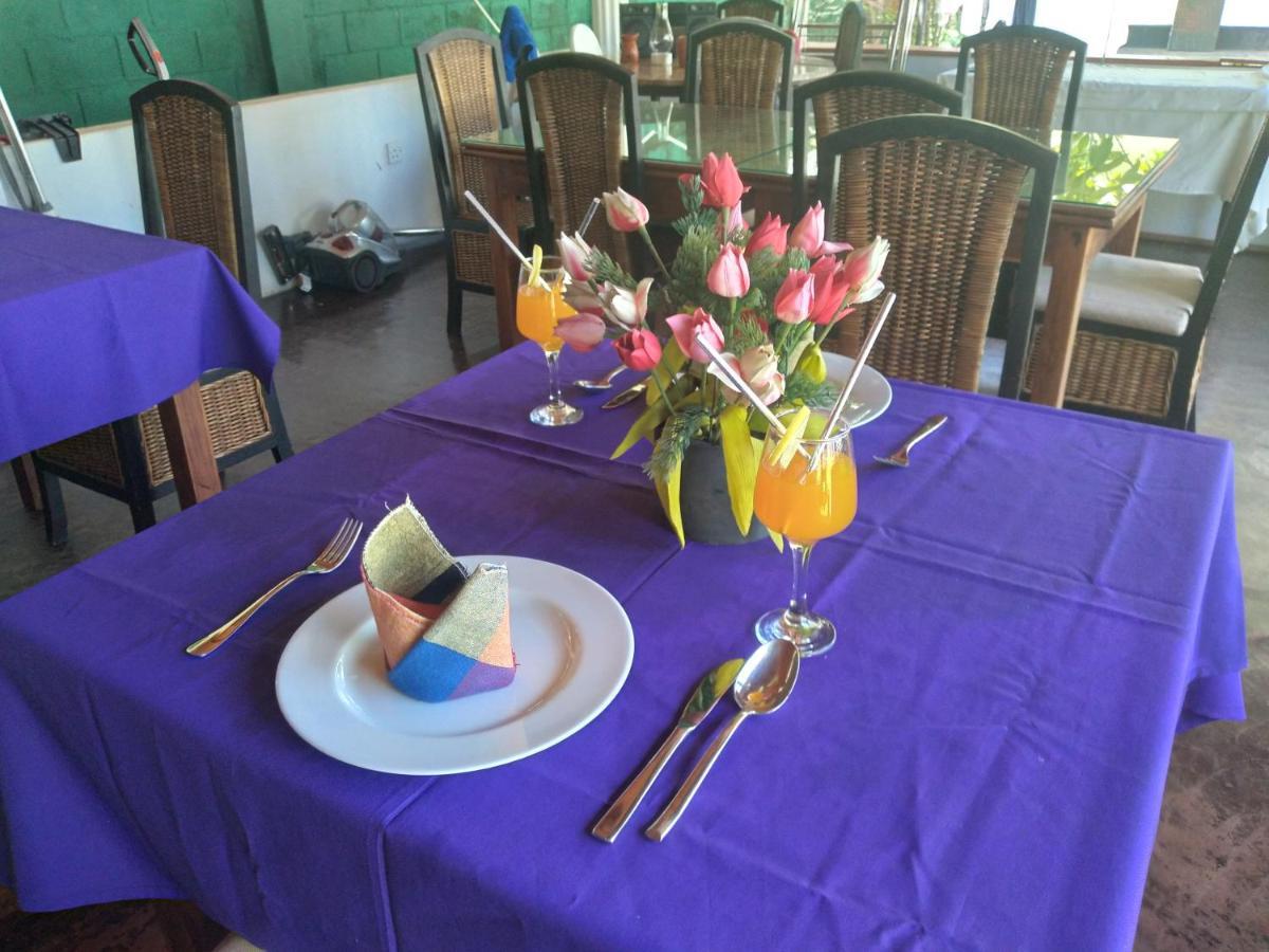 Vijai Resort Negombo Buitenkant foto