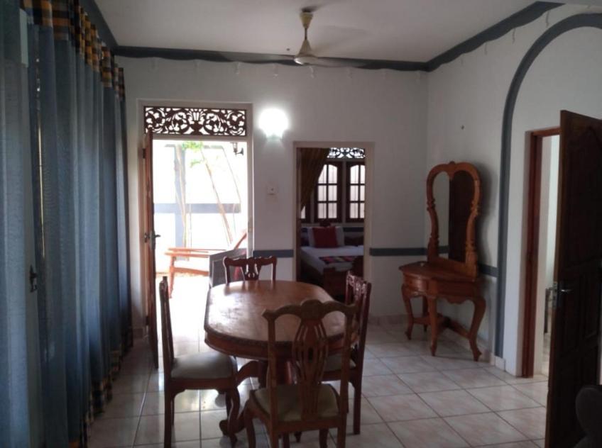 Vijai Resort Negombo Buitenkant foto